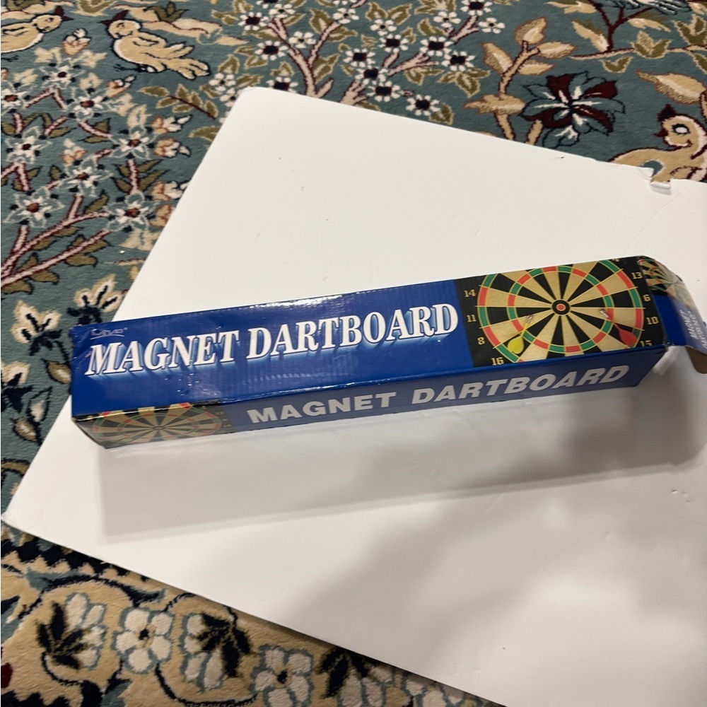 Lanai  2‎ Sided Magnet Dartboard with 12 Darts